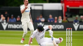 Tickner stars as New Zealand wrap up innings victory in Belfast